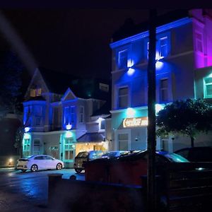 Star Hotel, South Leicester